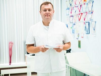 Руководитель "МИФЦ", сердечно-сосудистый хирург, флеболог, врач УЗИ Семенов Артем Юрьевич